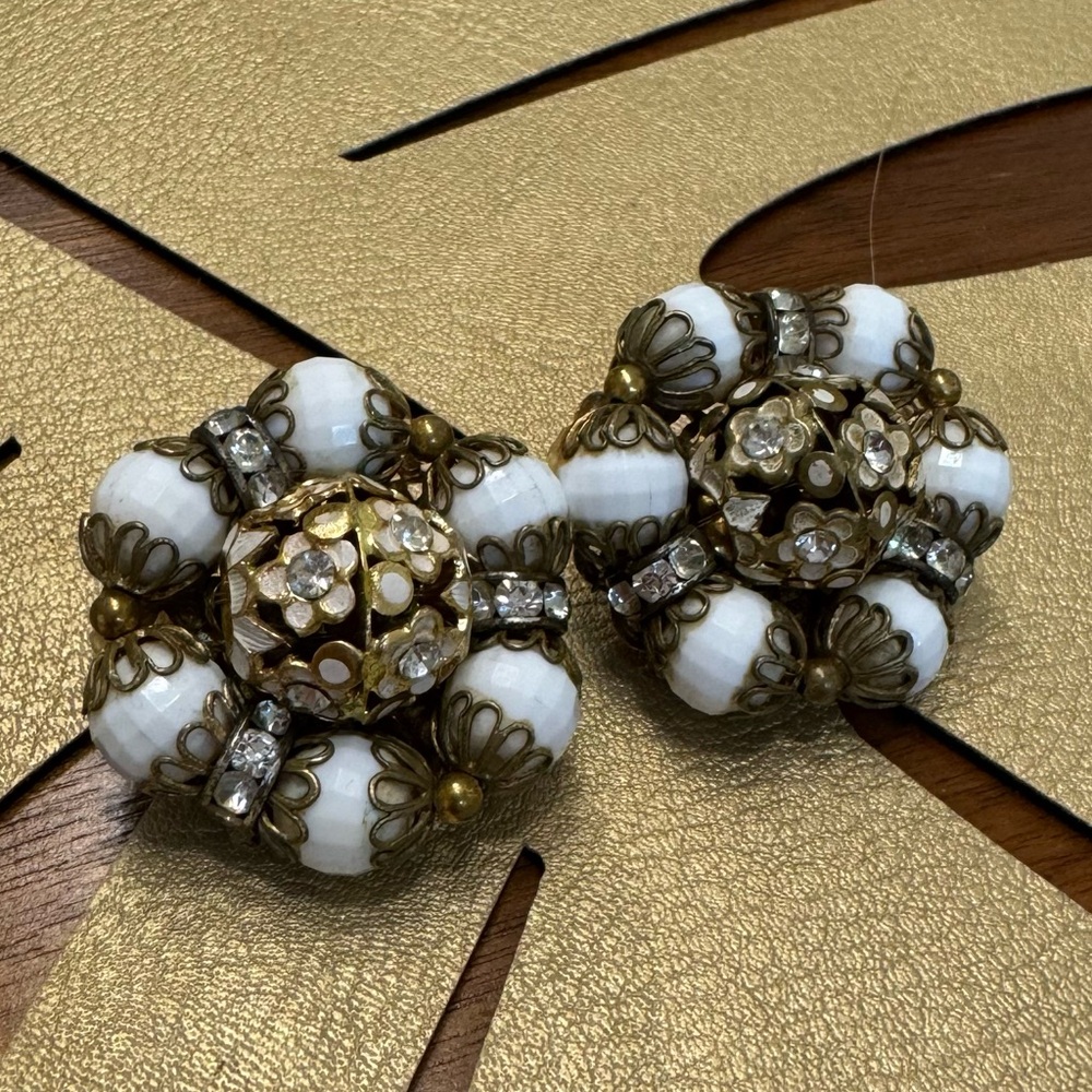 Vintage Hobé designer Palm Beach regency style clip-on earrings